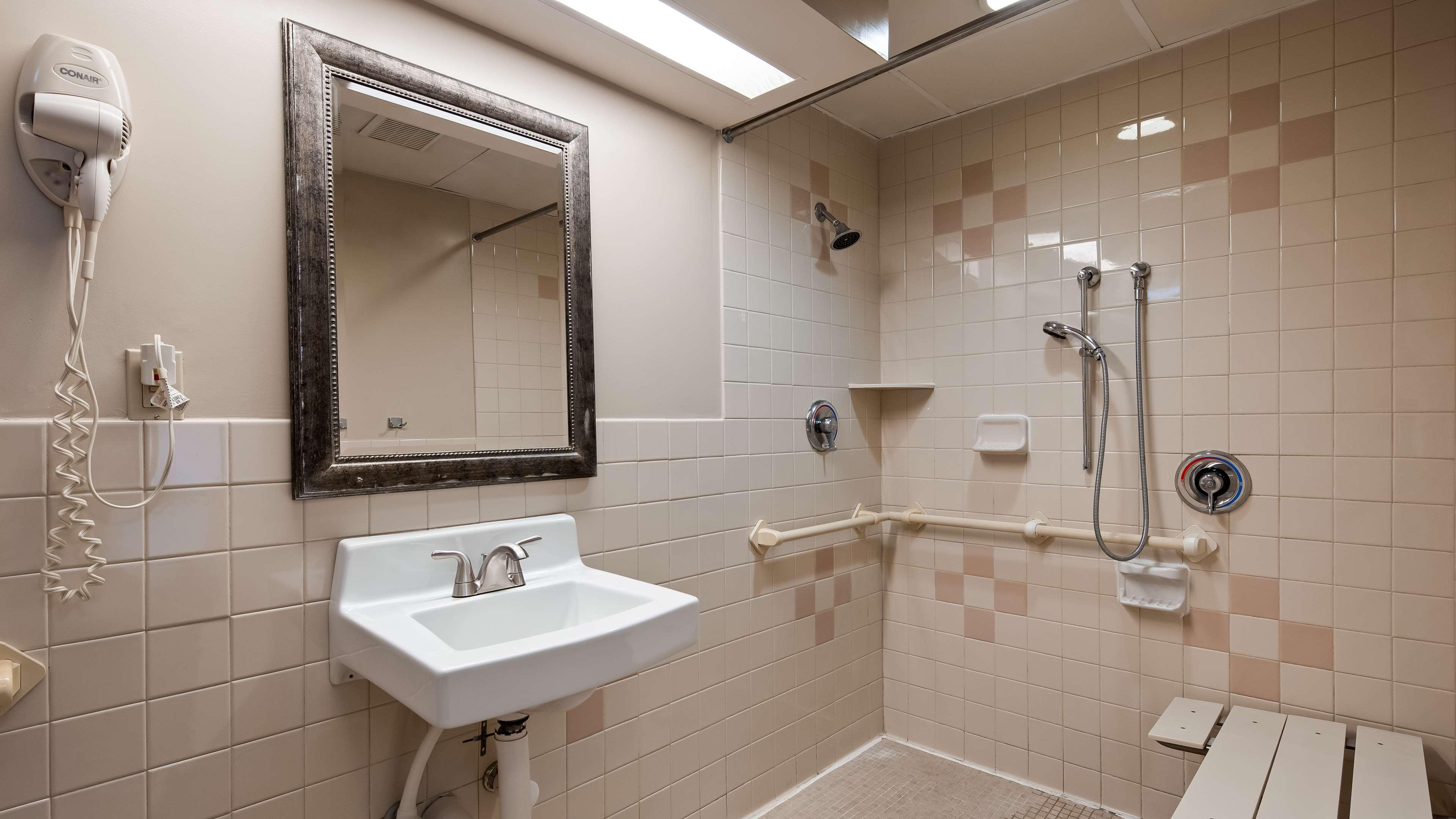 Surestay Hotel By Best Western Ист Брънсуик Екстериор снимка