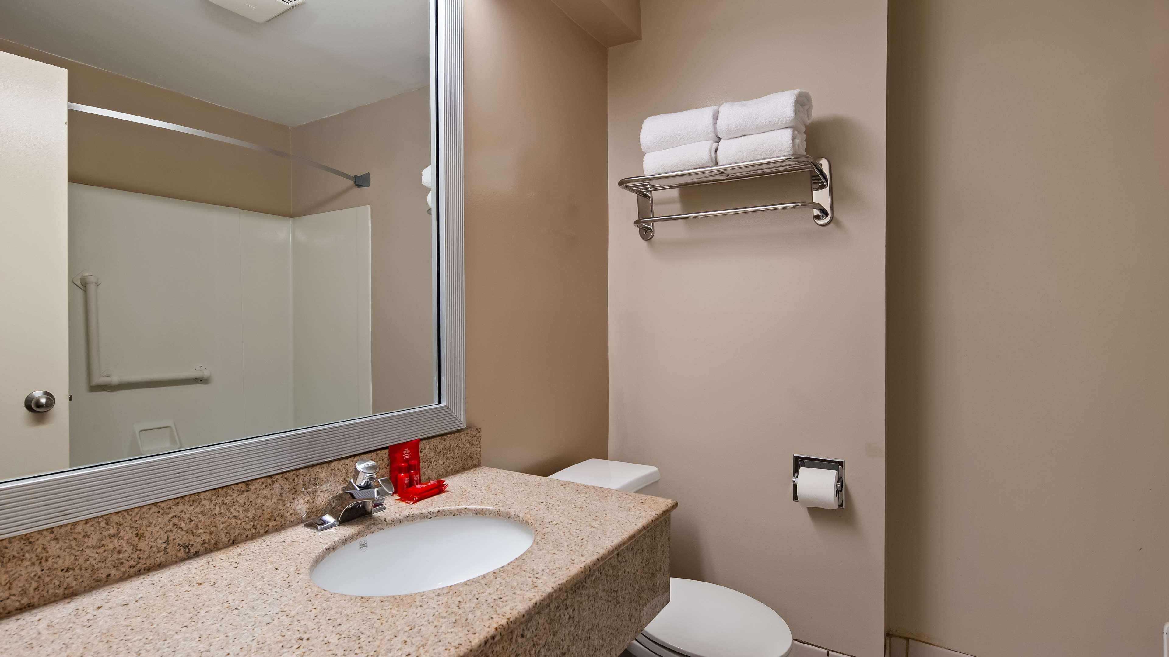 Surestay Hotel By Best Western Ист Брънсуик Екстериор снимка