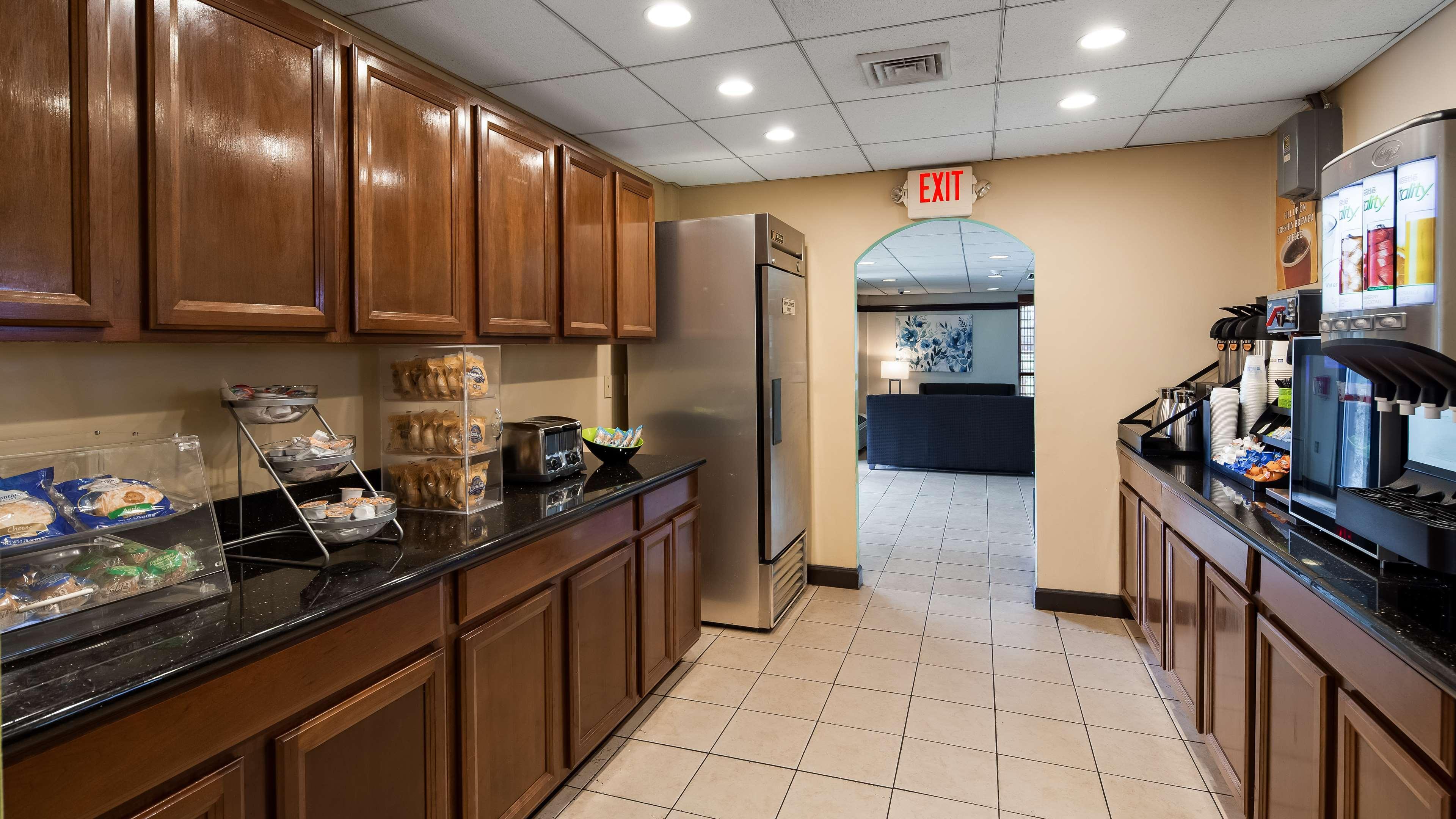 Surestay Hotel By Best Western Ист Брънсуик Екстериор снимка