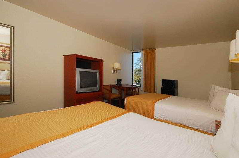 Surestay Hotel By Best Western Ист Брънсуик Екстериор снимка